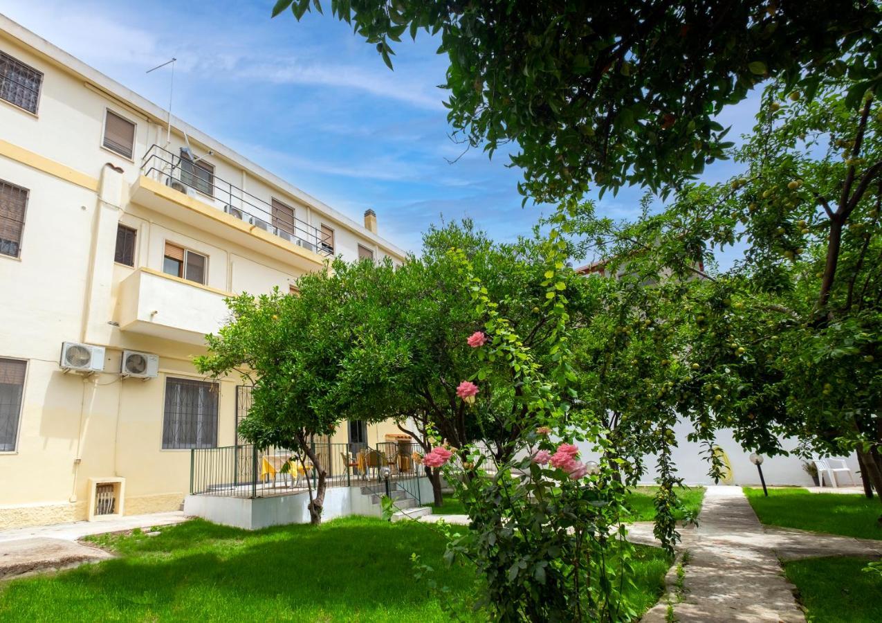 Hotel Soleo Quartu SantʼElena Exteriör bild