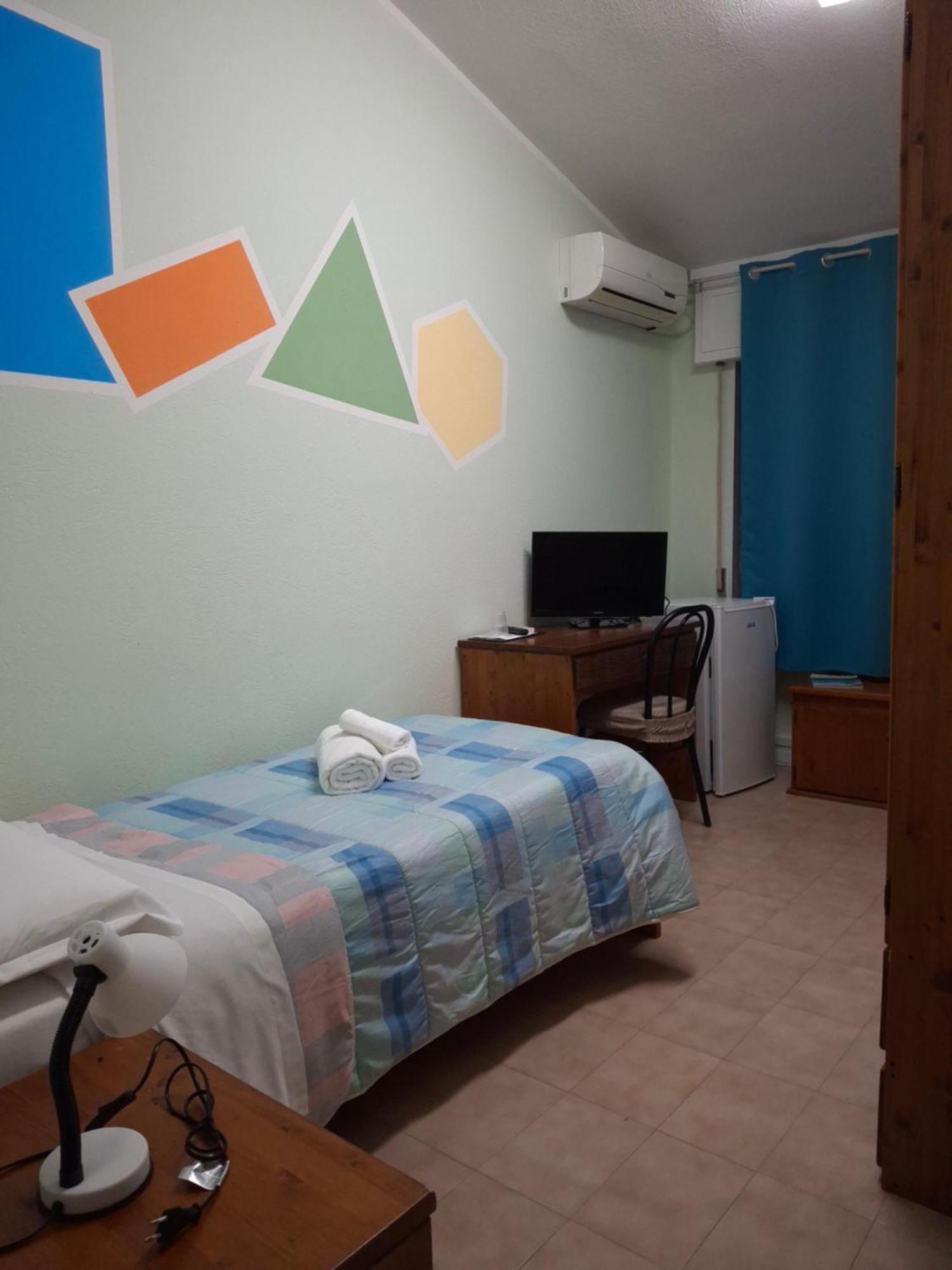 Hotel Soleo Quartu SantʼElena Exteriör bild